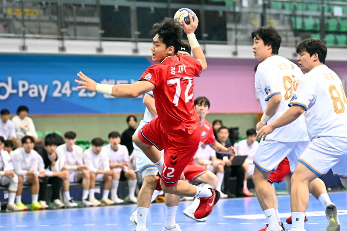 ⚽日职联半场：宫代大圣补射建功，武藤嘉纪连场破门，神户胜利船暂2-0领先湘南丽海