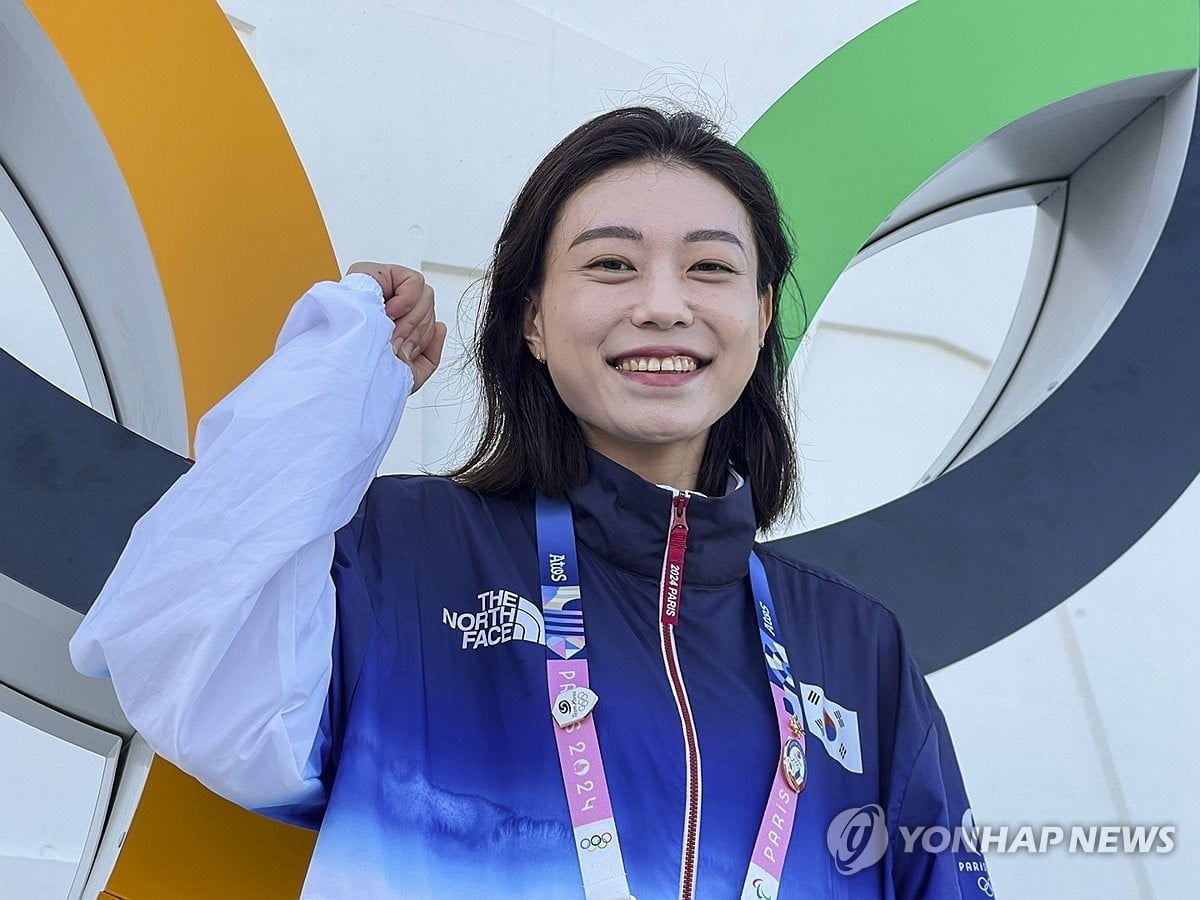 阿姆拉巴特：曼联赛季开局不顺，但他们仍是世界最强球队之一
