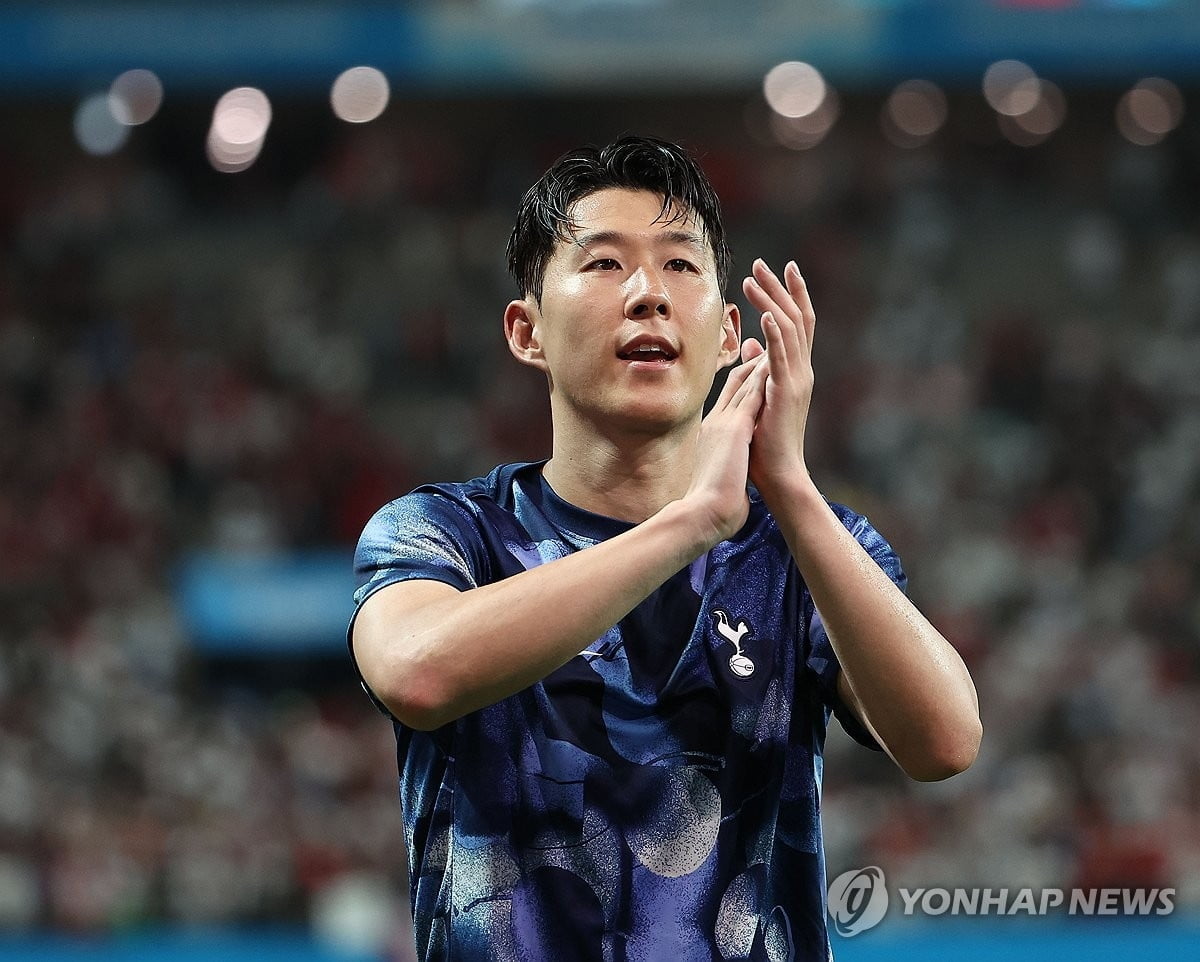 阿姆拉巴特：曼联赛季开局不顺，但他们仍是世界最强球队之一