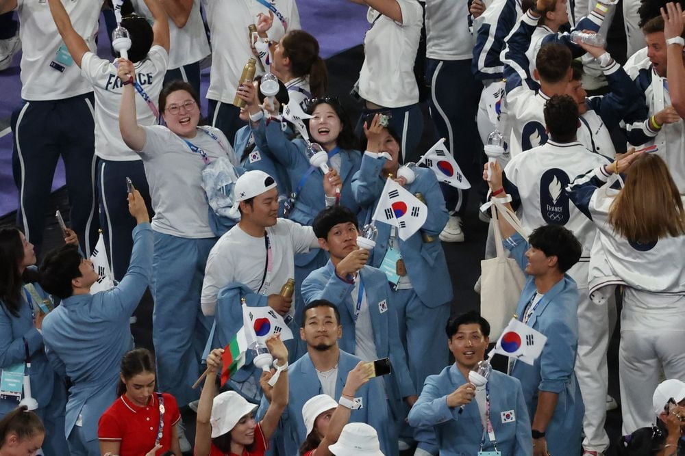 曼城VS费耶诺德首发：哈兰德、格拉利什出战