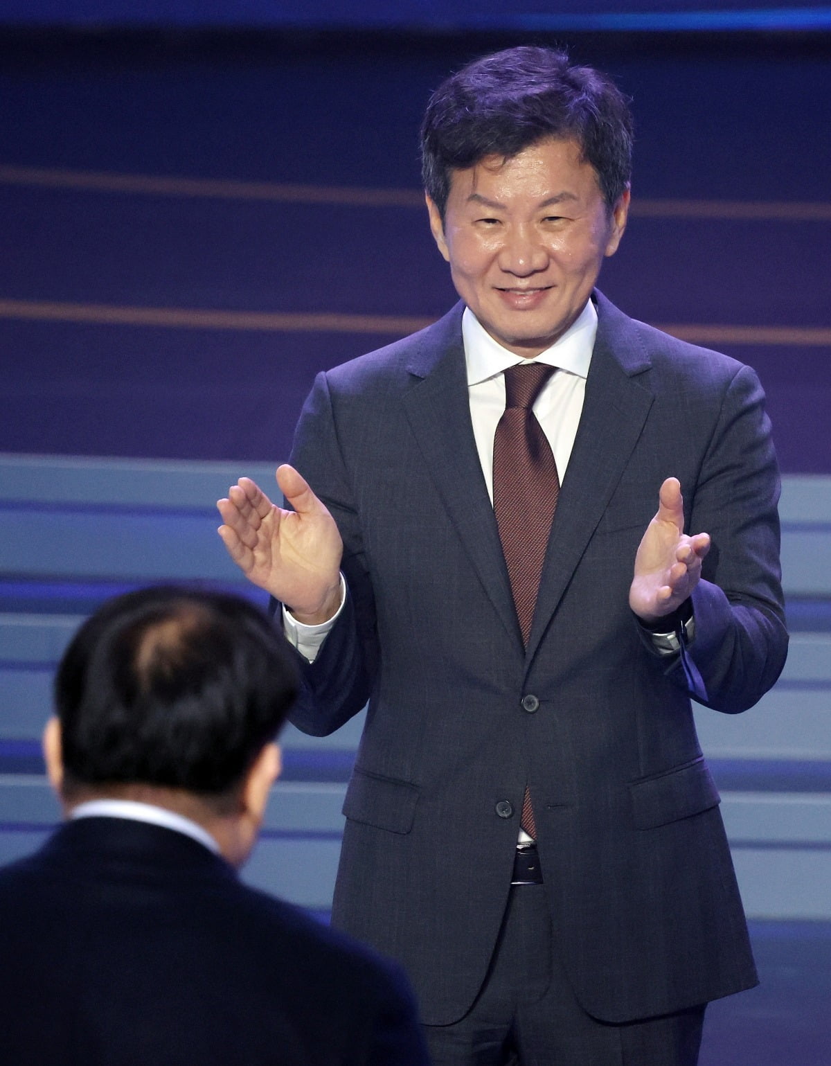 意媒：克瓦拉茨赫利亚同意与那不勒斯续约 双方将签约至2029年