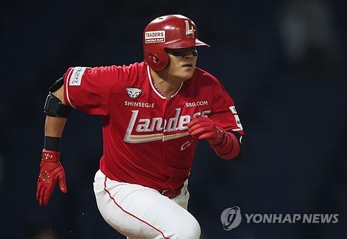 镜报：纽卡有意与阿森纳、利物浦竞争西汉姆边锋库杜斯
