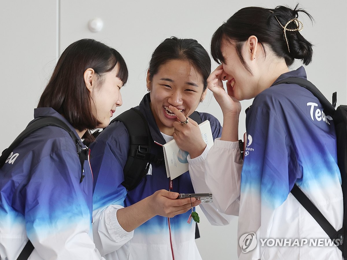 完败！10中2，詹姆斯状态持续低迷，戴维斯和拉塞尔带不动