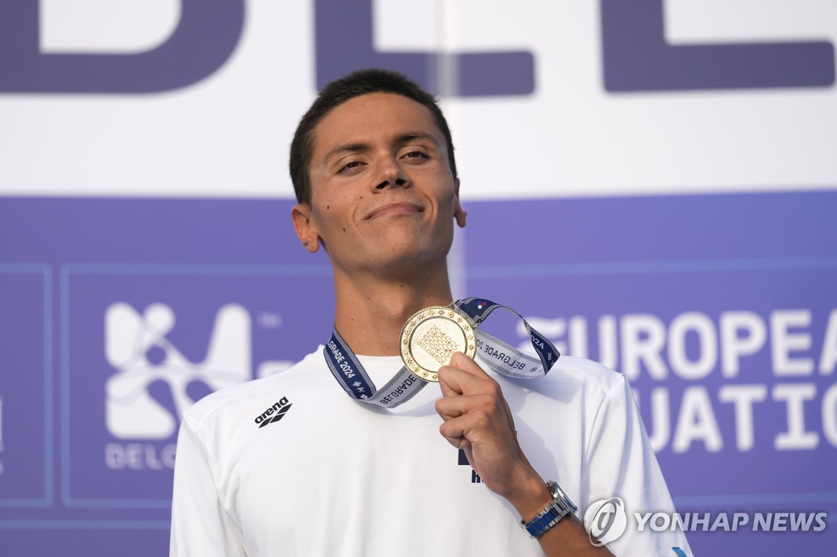 ⚽德甲半场：凯恩造点并亲自主罚命中 拜仁1-0弗赖堡