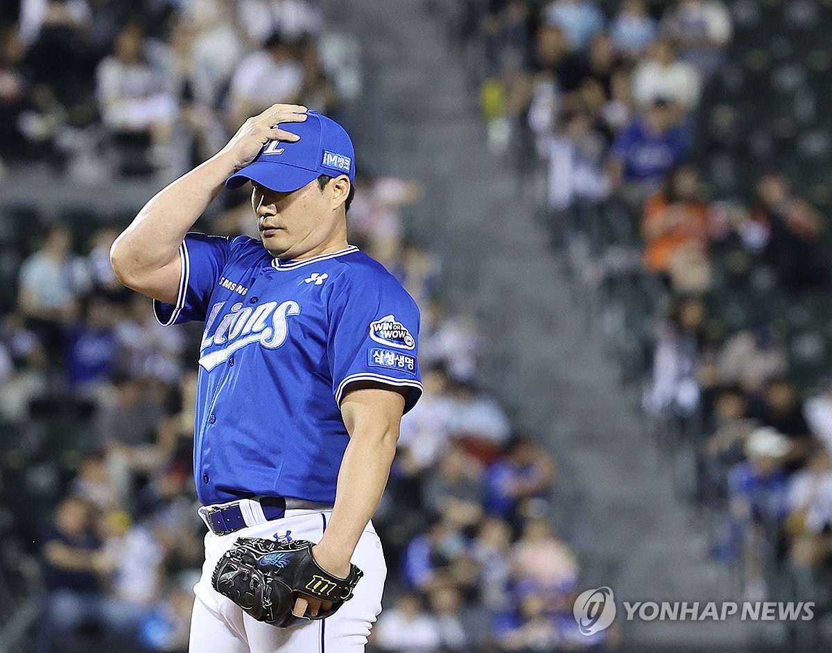 格拉利什：哈兰德4场9球比我一个赛季进的球都多 他就是台进球机器
