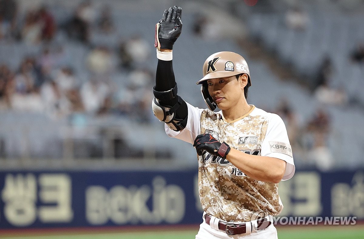埃雷拉门前泰山压顶 力压后卫打进头球 赫罗纳1-0领先塞尔塔