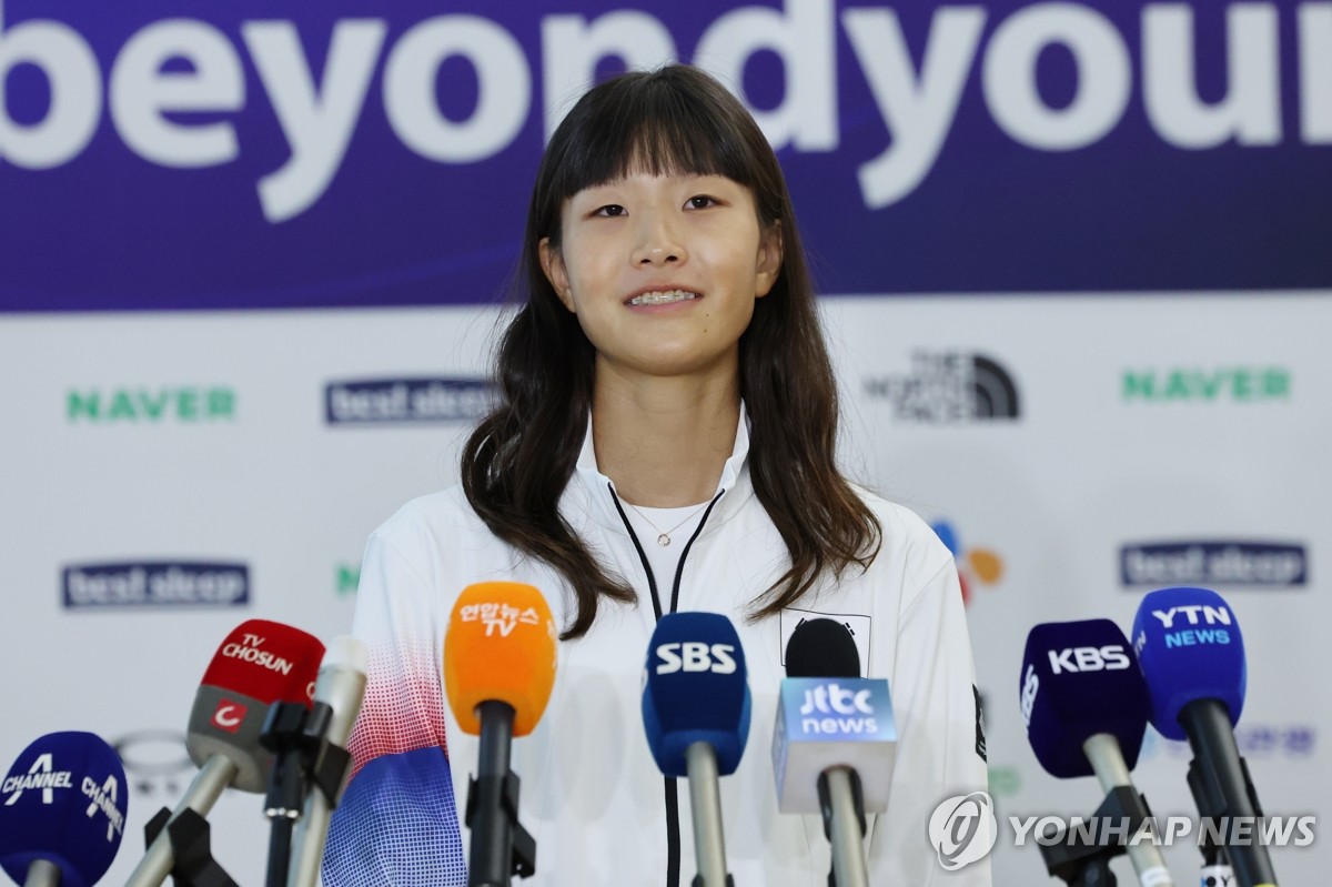 曝恩比德大概率会在76人与快船比赛中复出 但因禁赛预计要到下周才能迎来赛季首秀