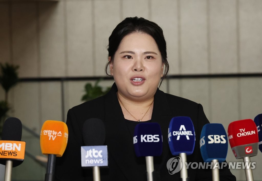 又伤了一个主力！萨格斯手指受伤，直接返回更衣室