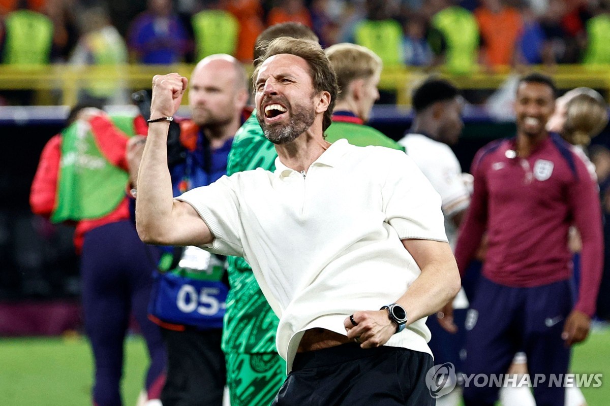 布雷斯特vs勒沃库森半场：勒沃库森控球率61%，射门2-5