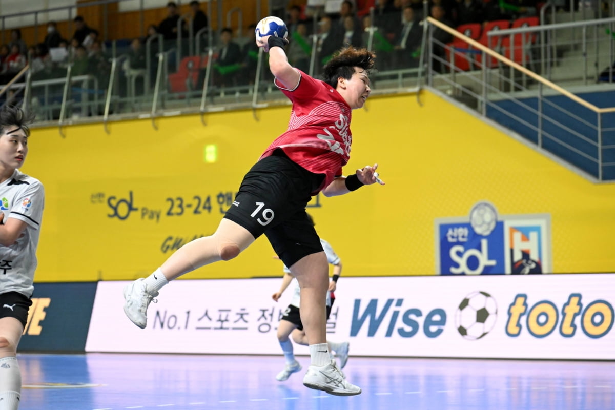 天空体育：尤文图斯本周五将官宣与博格巴解约